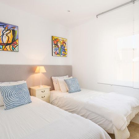 Апартаменти Atico 2 Terrazas Junto Al Mar By Rent Me Естепона Екстер'єр фото