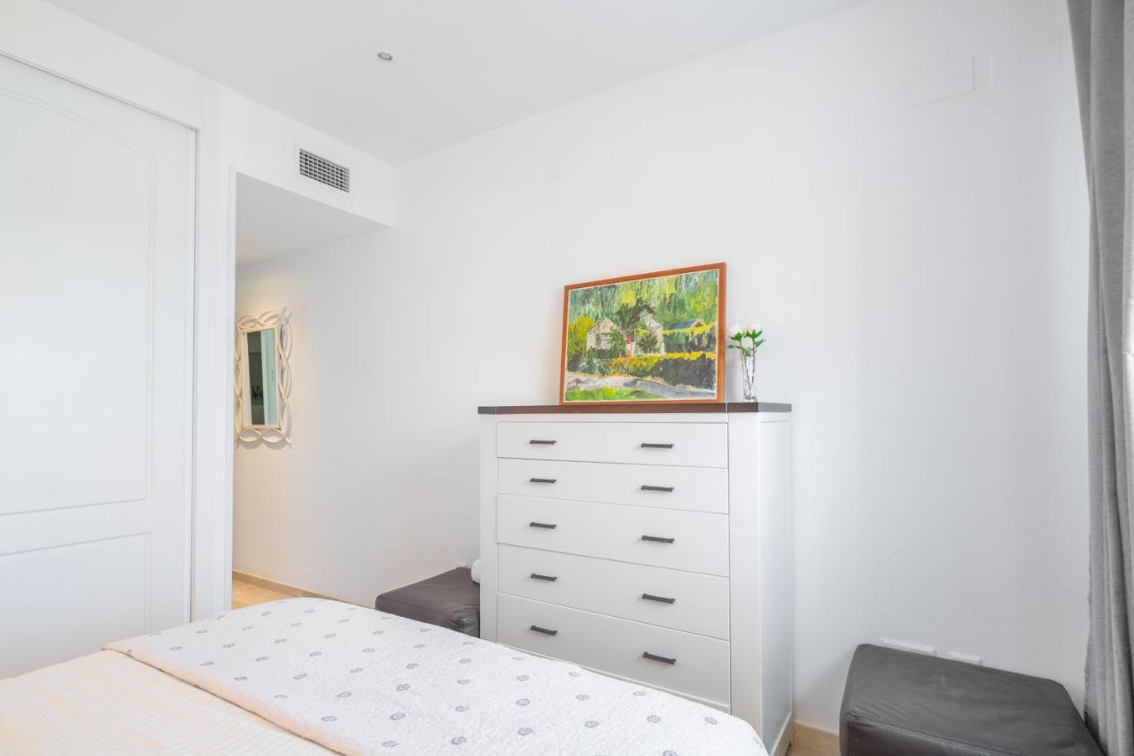 Апартаменти Atico 2 Terrazas Junto Al Mar By Rent Me Естепона Екстер'єр фото