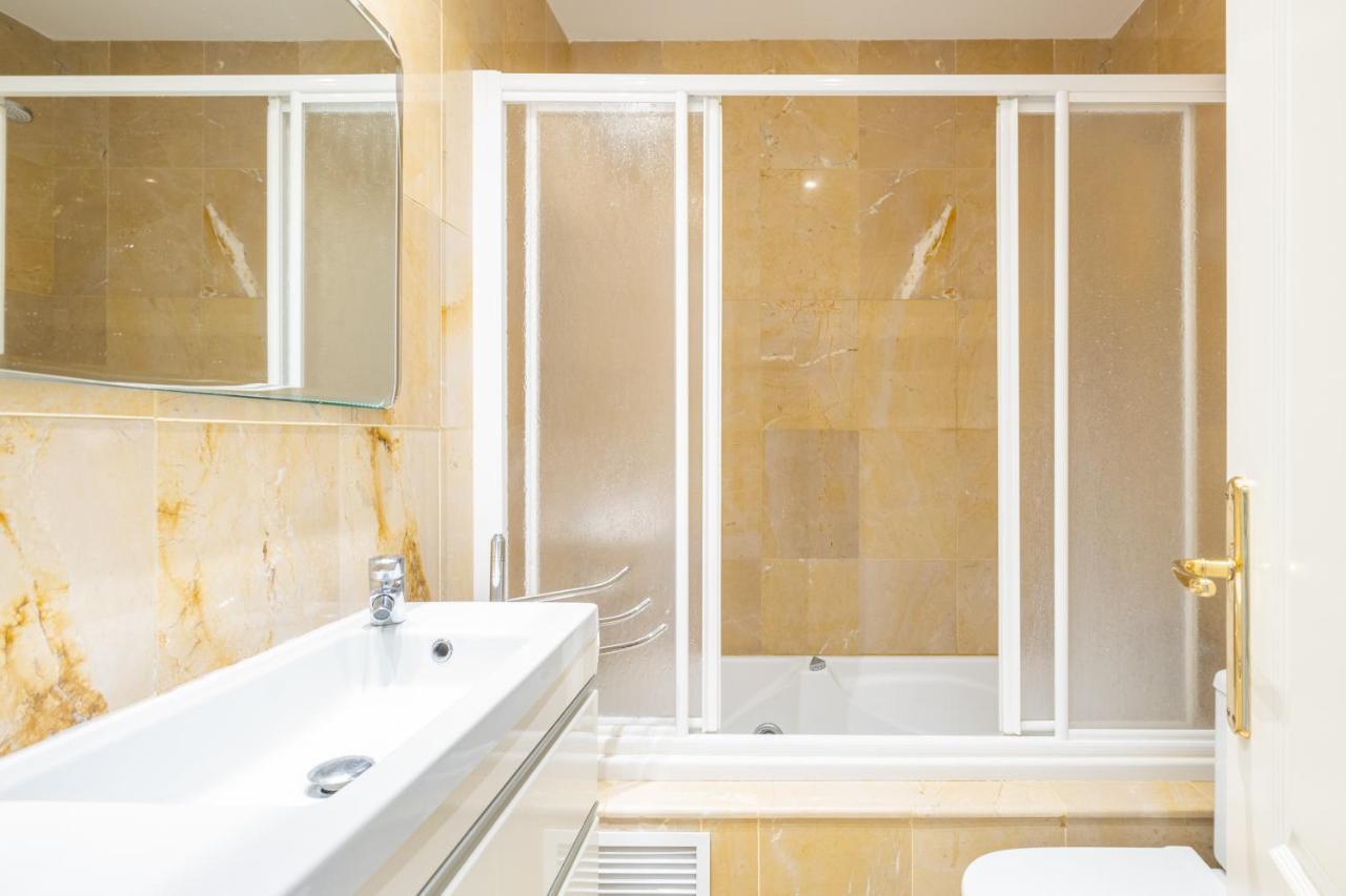 Апартаменти Atico 2 Terrazas Junto Al Mar By Rent Me Естепона Екстер'єр фото